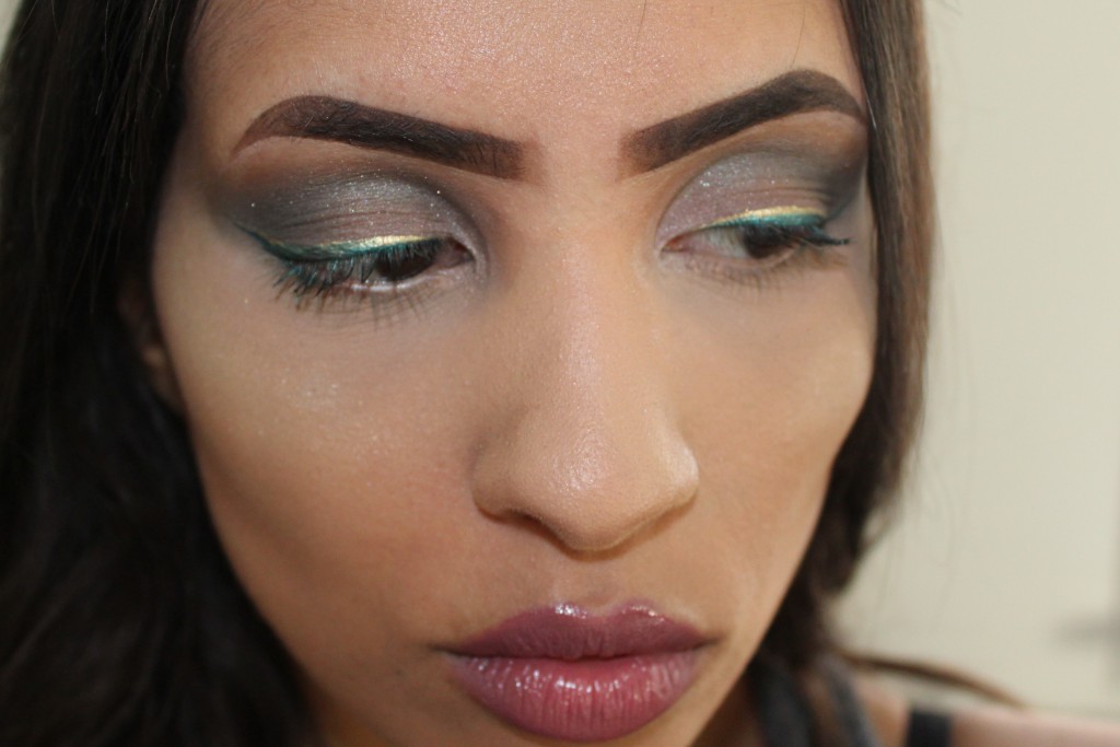 metallic eyeliners look