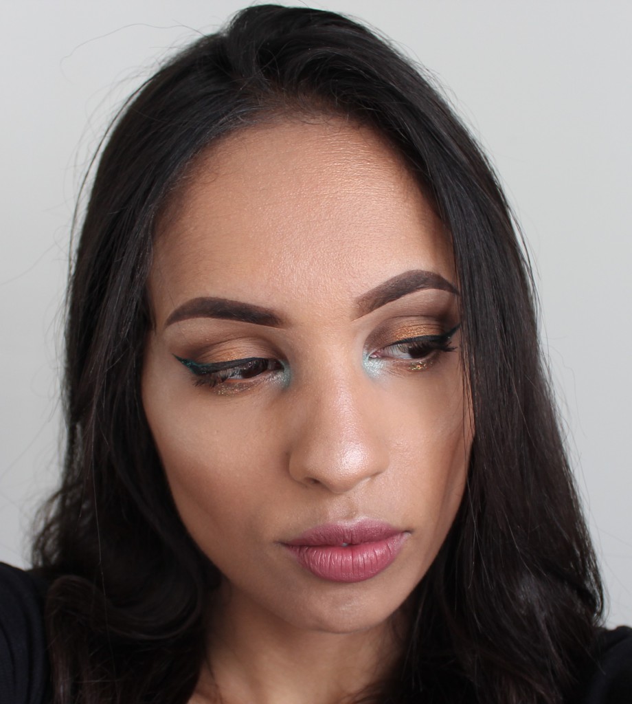 nude look with a twist