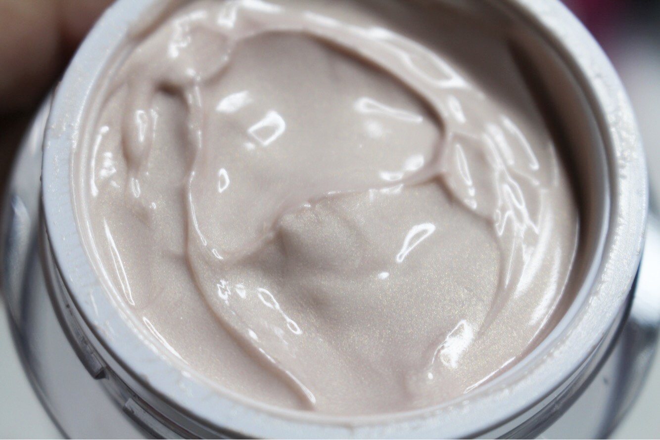 GlamGlow Glowstarter Mega Illuminating Moisturizer review