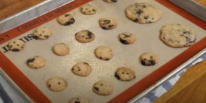 koekjes bakken met cookie dough ijs
