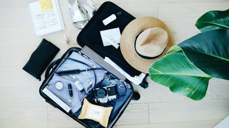 Op vakantie? Dit zijn de handigste beauty reisproducten!