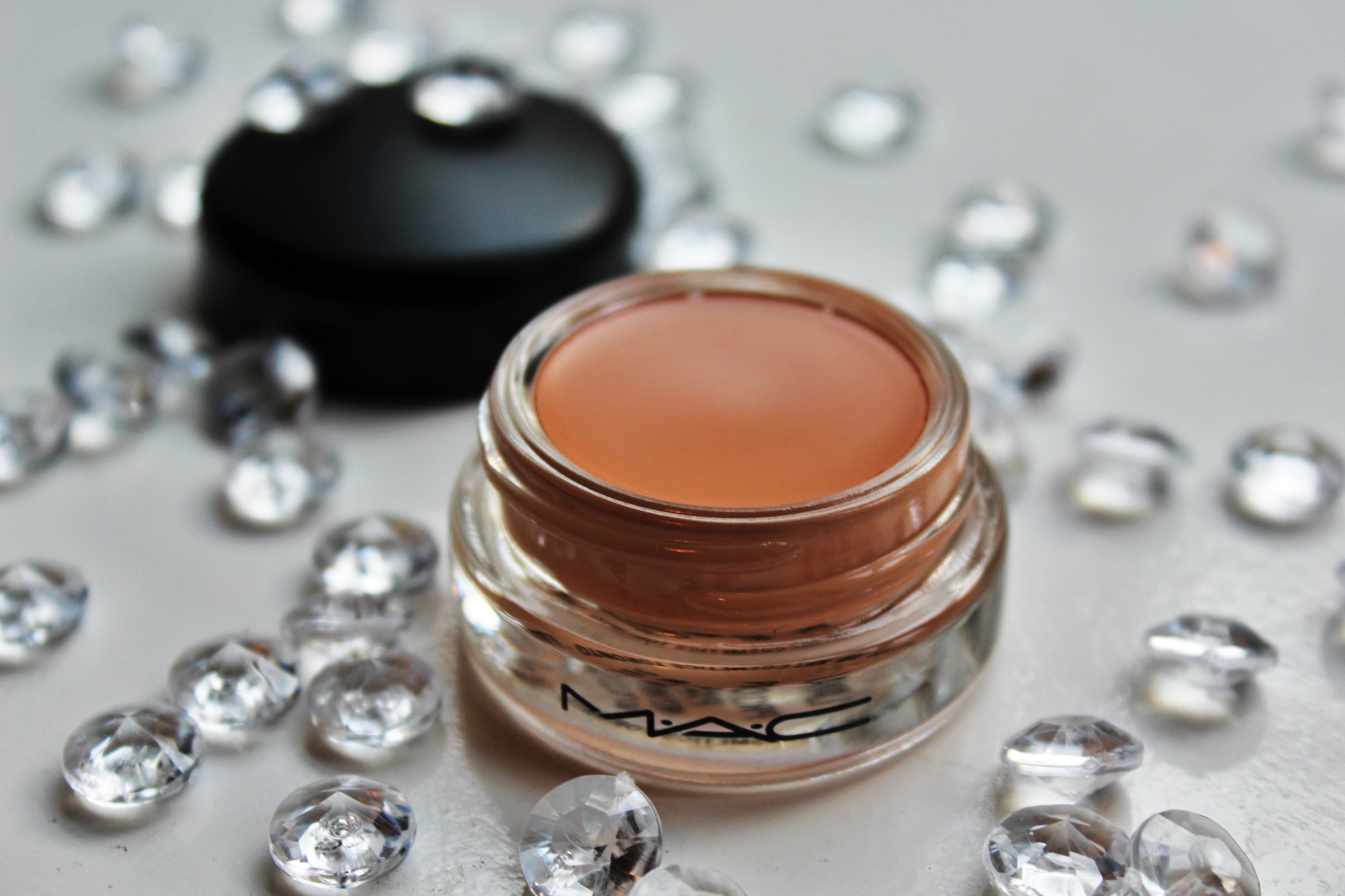 MAC paint pot review & look