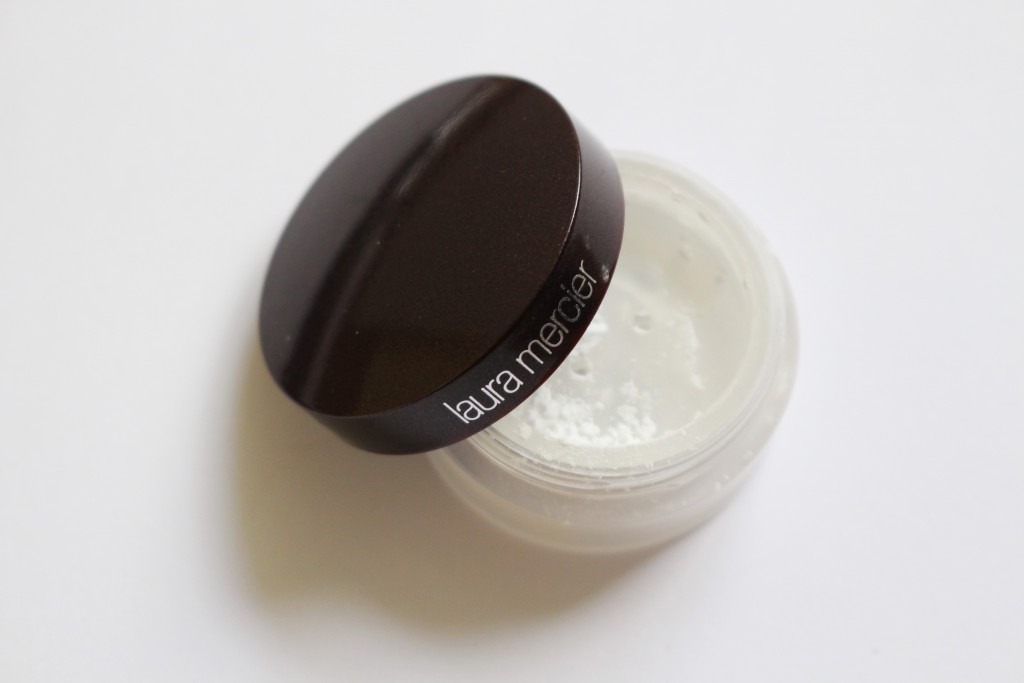 laura mercier universal invisible loose setting powder review