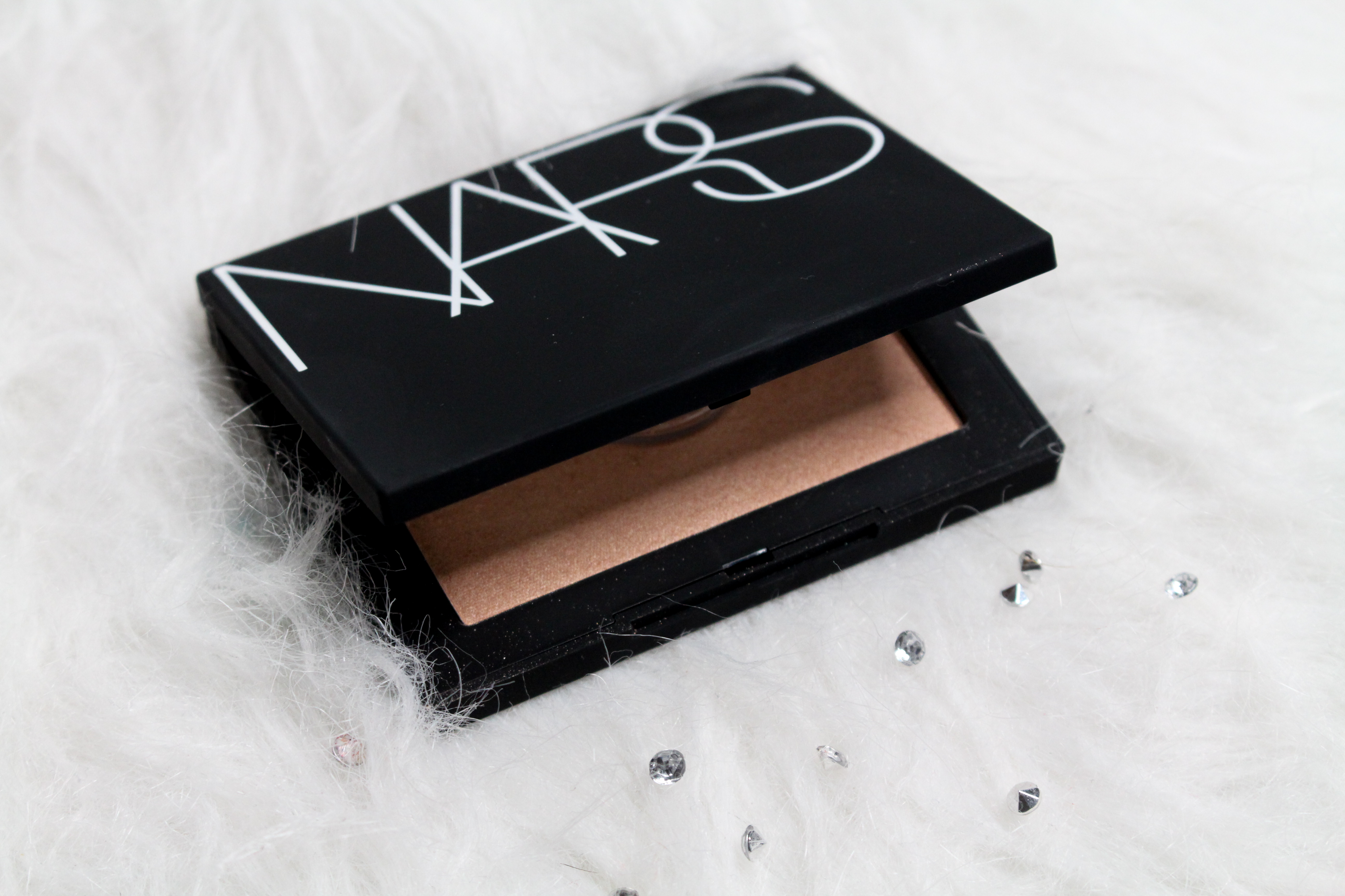 NARS Fort De France Highlighting Powder review