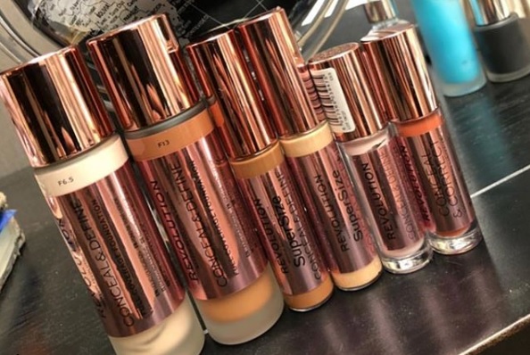 Dé Makeup Revolution concealer krijgt een XL variant – en een foundation!