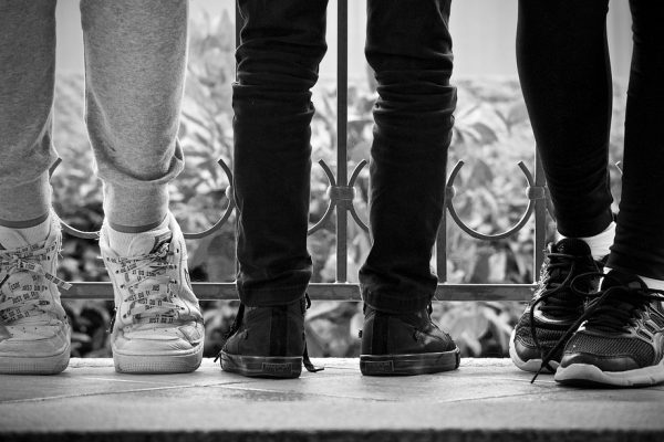 Waarom zwarte sneakers een aanwinst zijn voor elke kledingkast