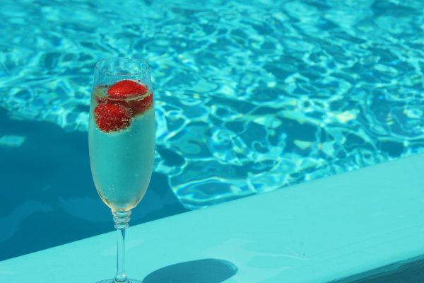 Bij deze zonnige gelegenheden is een mooie fles champagne een goed cadeau