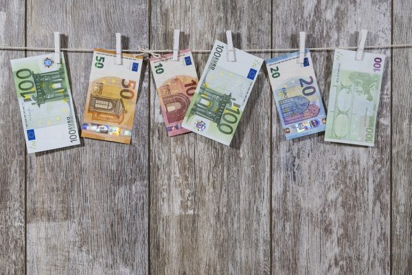 Realistische manieren om vanuit huis geld te verdienen