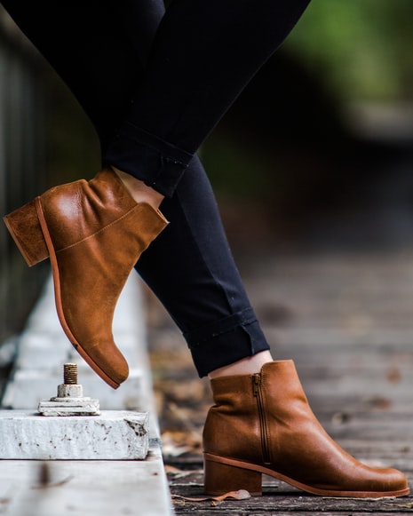 Schoenen voor dames met brede voeten: hoe vind je het perfecte paar?